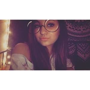 Meet your Posher, Clarissa